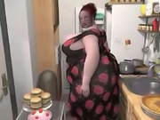 Fat hentai lady eating cheeseburgers